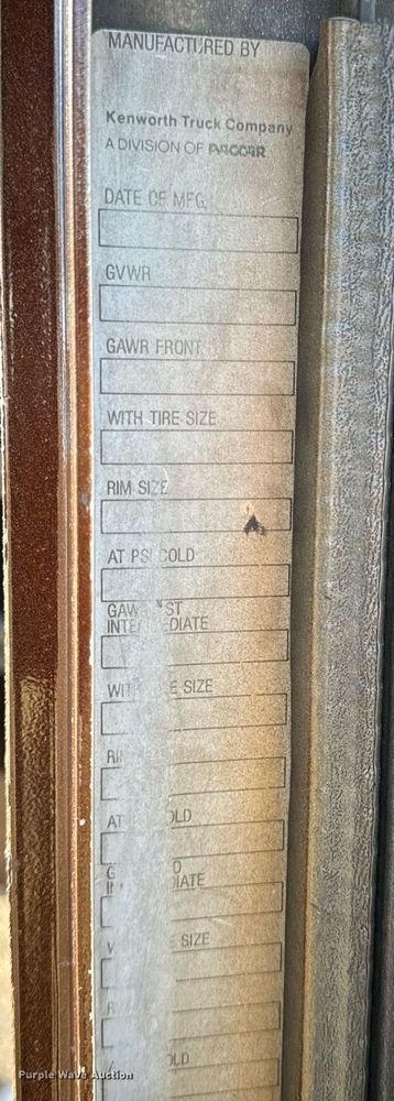 image for item EN5042 1997 Kenworth W900 semi truck