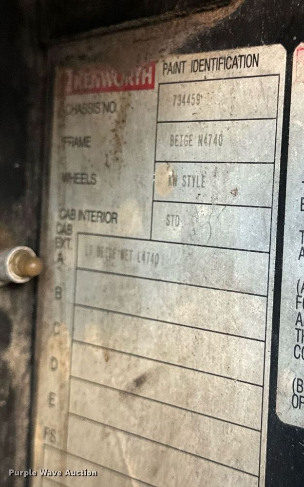 image for item EN5042 1997 Kenworth W900 semi truck