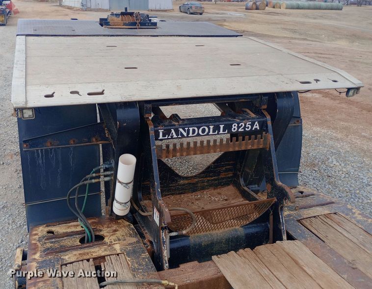 image for item EO0538 2004 Landoll 825F lowboy equipment trailer