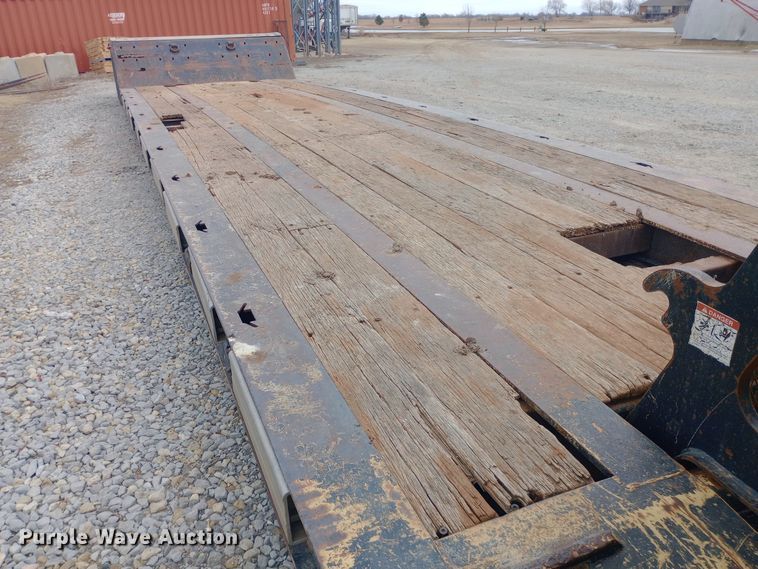 image for item EO0538 2004 Landoll 825F lowboy equipment trailer