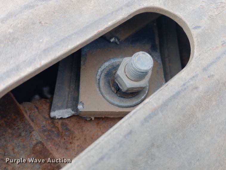 image for item EO0538 2004 Landoll 825F lowboy equipment trailer