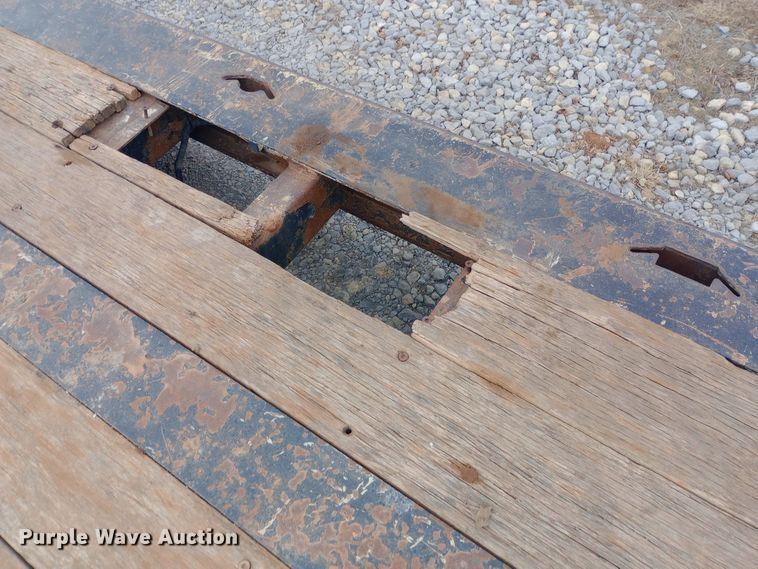 image for item EO0538 2004 Landoll 825F lowboy equipment trailer