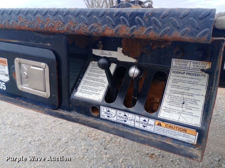 image for item EO0538 2004 Landoll 825F lowboy equipment trailer