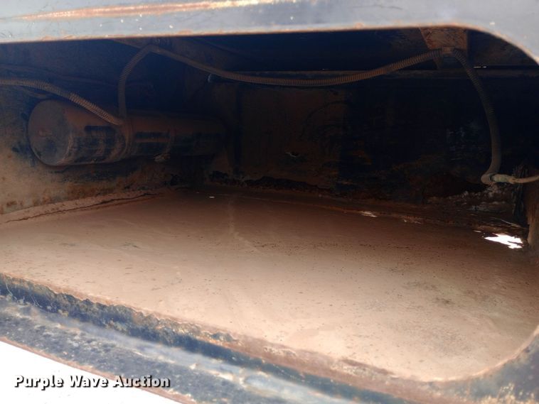 image for item EO0538 2004 Landoll 825F lowboy equipment trailer