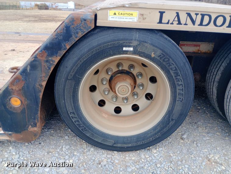 image for item EO0538 2004 Landoll 825F lowboy equipment trailer