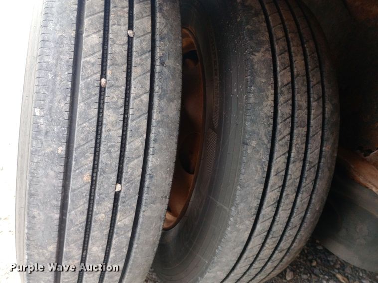 image for item EO0538 2004 Landoll 825F lowboy equipment trailer