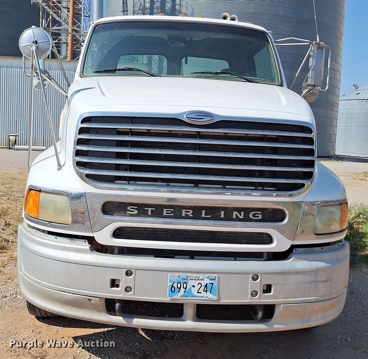 image for item EQ2312 2007 Sterling A-Line semi truck