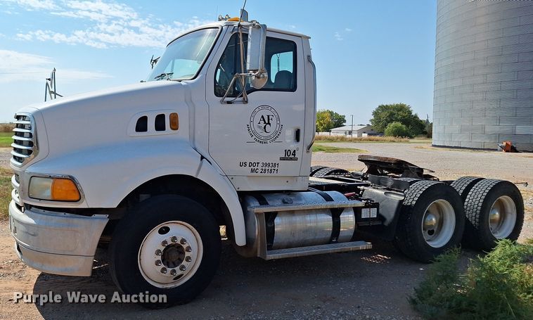 image for item EQ2312 2007 Sterling A-Line semi truck