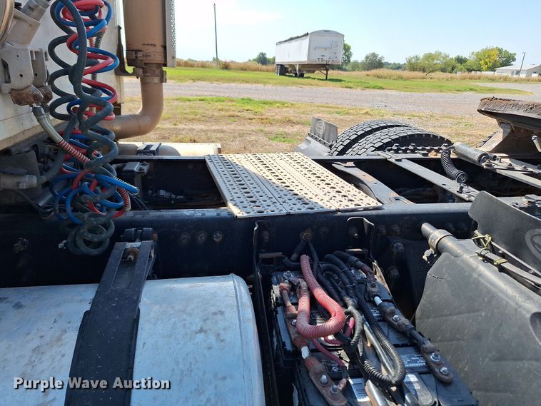 image for item EQ2312 2007 Sterling A-Line semi truck