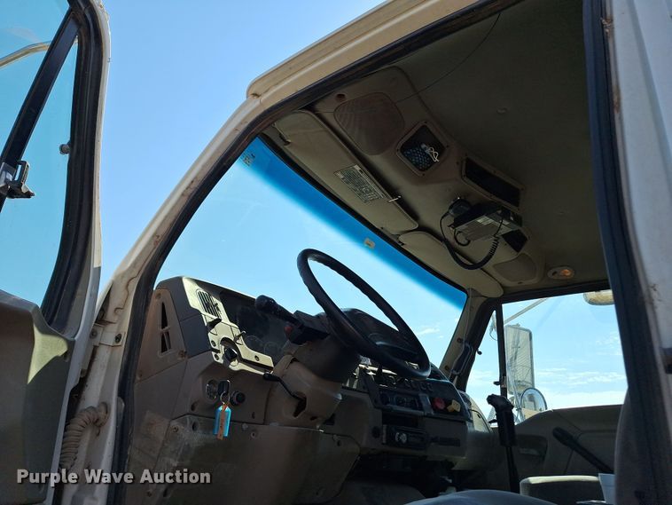 image for item EQ2312 2007 Sterling A-Line semi truck