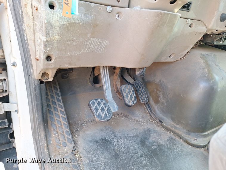 image for item EQ2312 2007 Sterling A-Line semi truck