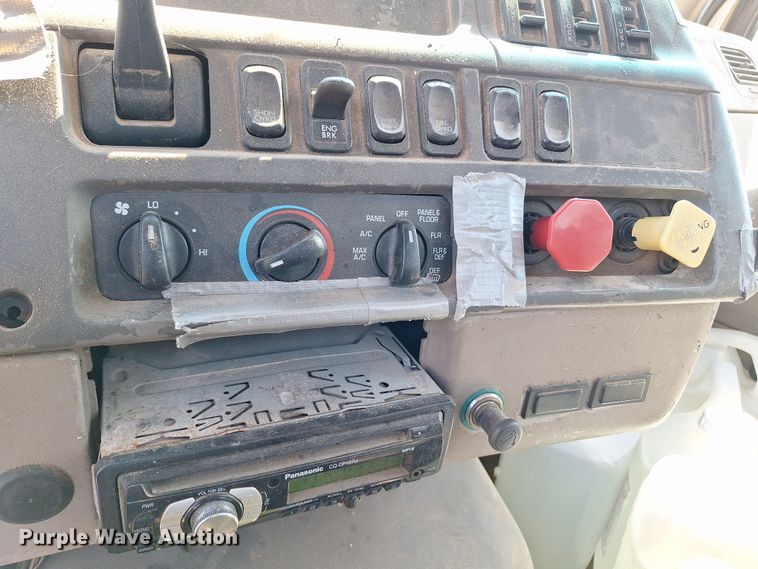 image for item EQ2312 2007 Sterling A-Line semi truck