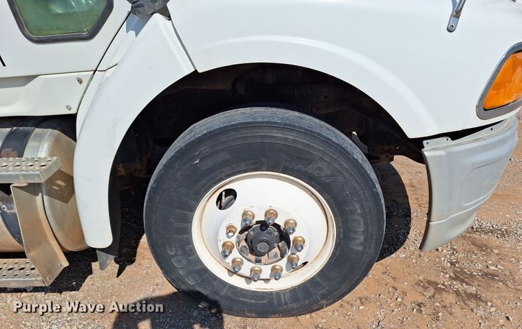 image for item EQ2312 2007 Sterling A-Line semi truck