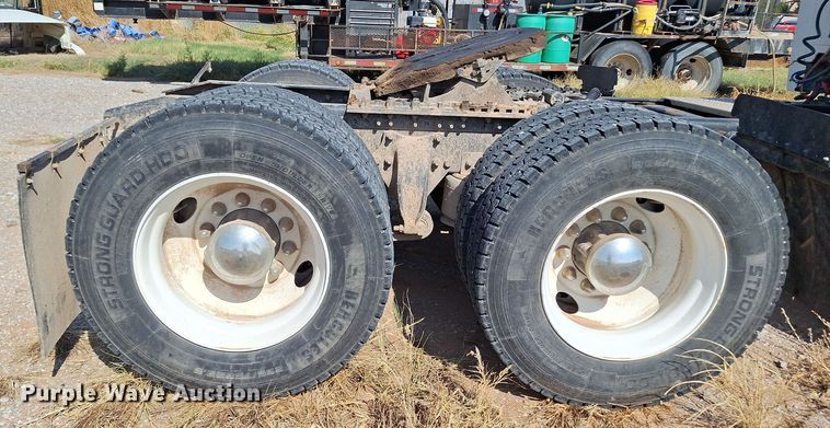 image for item EQ2312 2007 Sterling A-Line semi truck