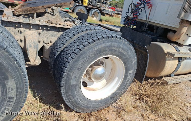 image for item EQ2312 2007 Sterling A-Line semi truck