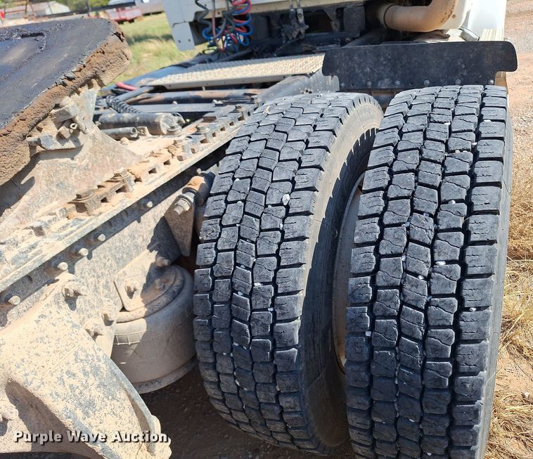 image for item EQ2312 2007 Sterling A-Line semi truck