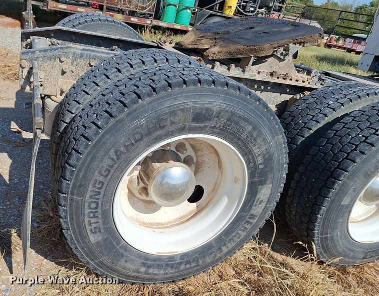 image for item EQ2312 2007 Sterling A-Line semi truck