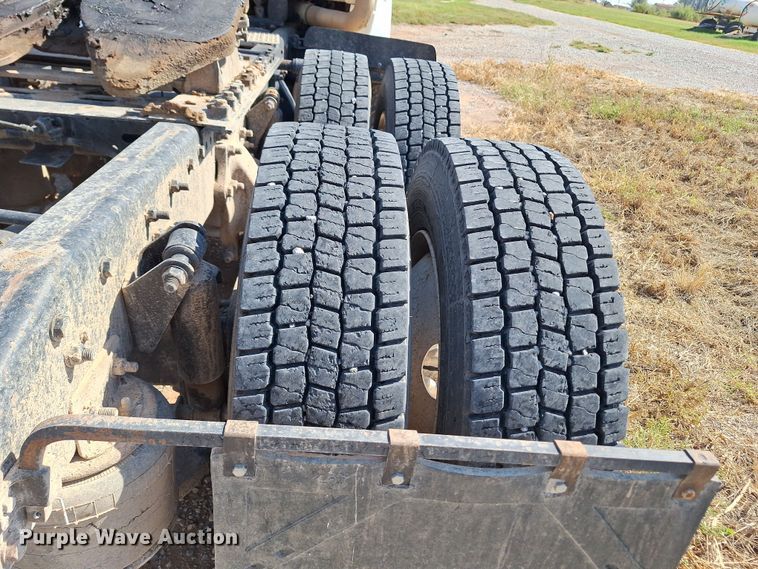 image for item EQ2312 2007 Sterling A-Line semi truck