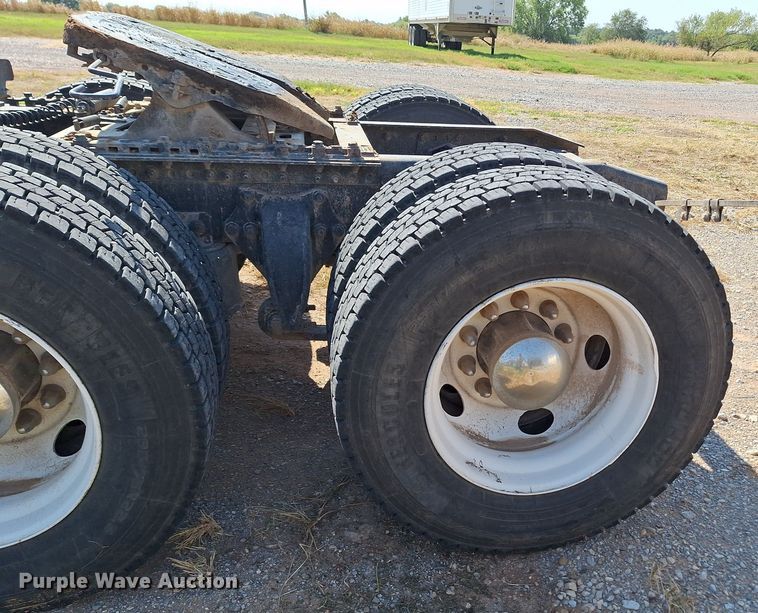 image for item EQ2312 2007 Sterling A-Line semi truck