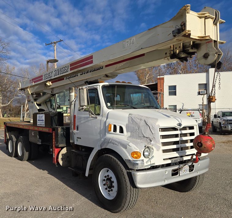 image for item EQ3832 2003 Sterling  L7500 crane truck