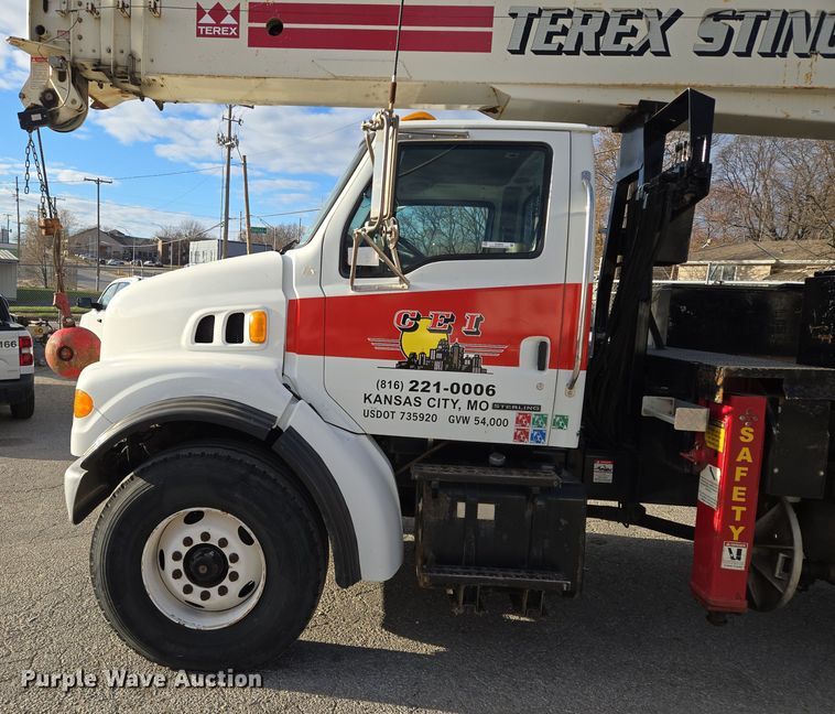 image for item EQ3832 2003 Sterling  L7500 crane truck