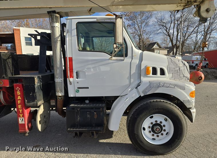 image for item EQ3832 2003 Sterling  L7500 crane truck