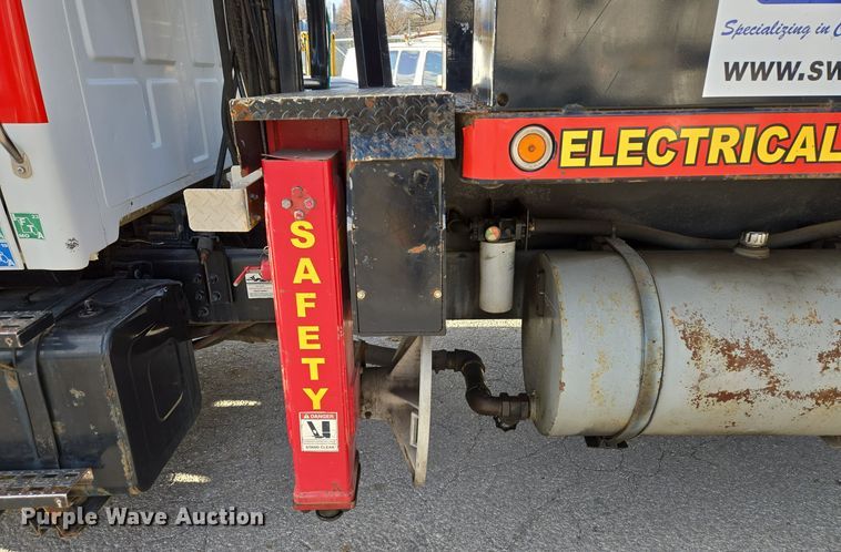 image for item EQ3832 2003 Sterling  L7500 crane truck