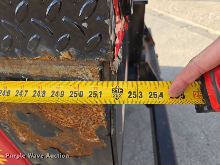 image for item EQ3832 2003 Sterling  L7500 crane truck