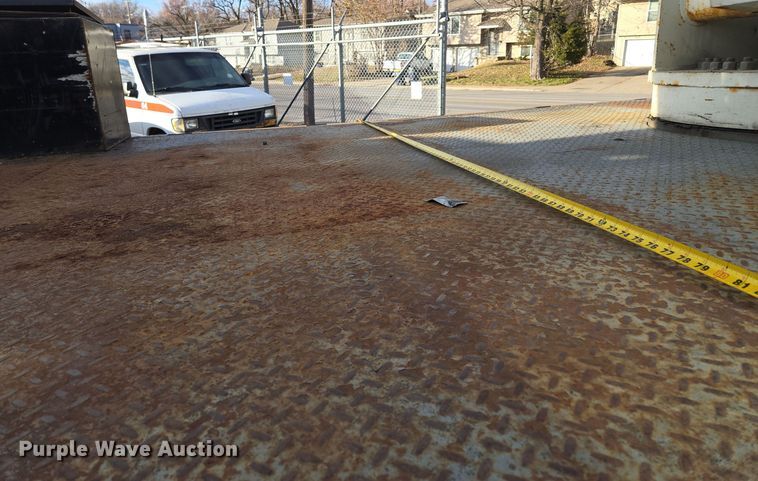 image for item EQ3832 2003 Sterling  L7500 crane truck