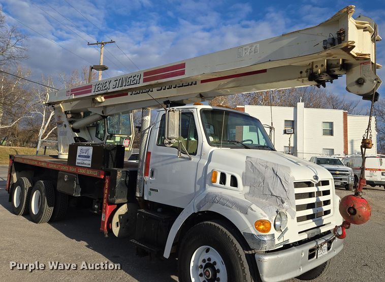image for item EQ3832 2003 Sterling  L7500 crane truck