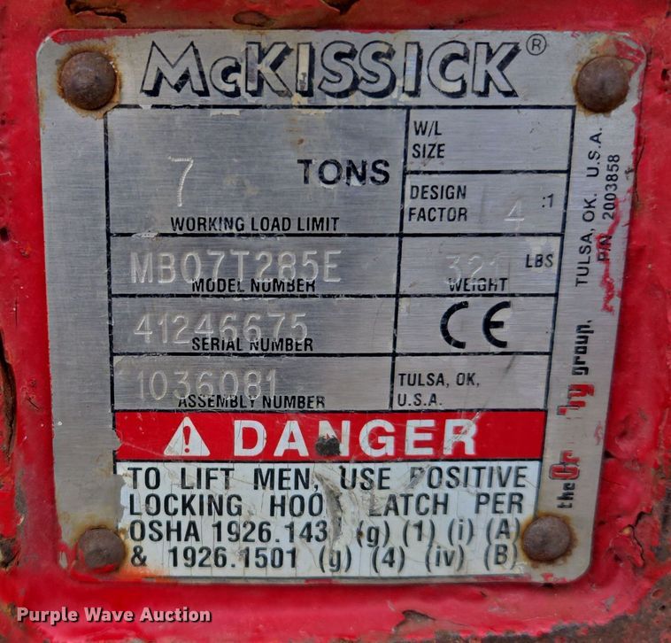 image for item EQ3832 2003 Sterling  L7500 crane truck