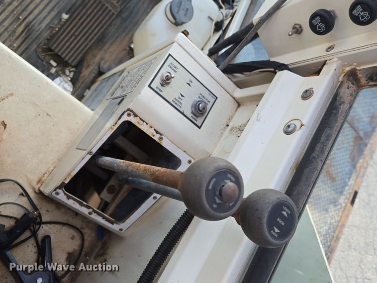 image for item EQ3832 2003 Sterling  L7500 crane truck