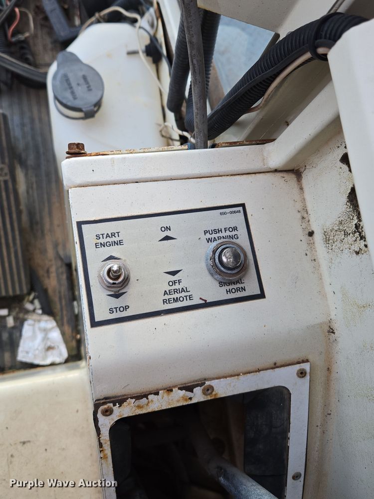 image for item EQ3832 2003 Sterling  L7500 crane truck