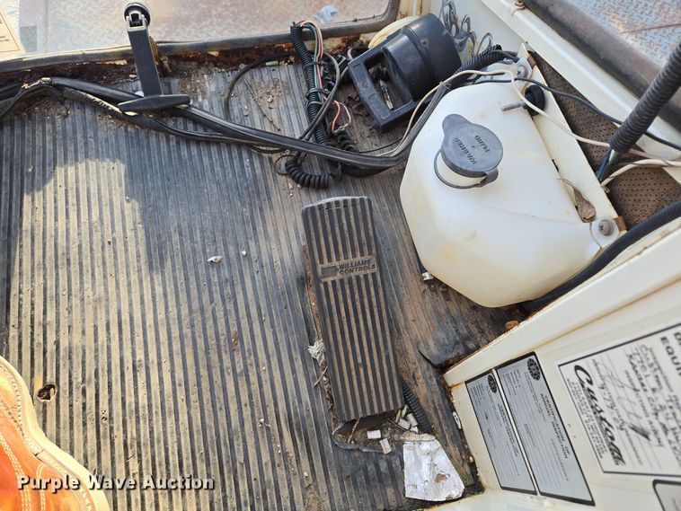 image for item EQ3832 2003 Sterling  L7500 crane truck