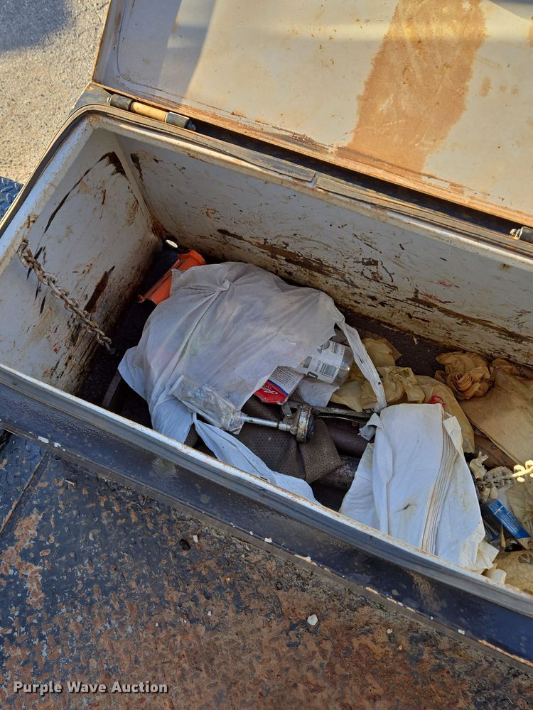 image for item EQ3832 2003 Sterling  L7500 crane truck