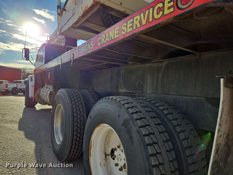 image for item EQ3832 2003 Sterling  L7500 crane truck