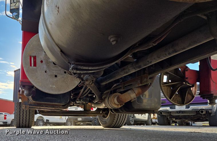 image for item EQ3832 2003 Sterling  L7500 crane truck