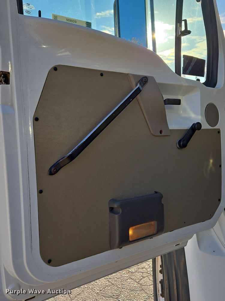 image for item EQ3832 2003 Sterling  L7500 crane truck