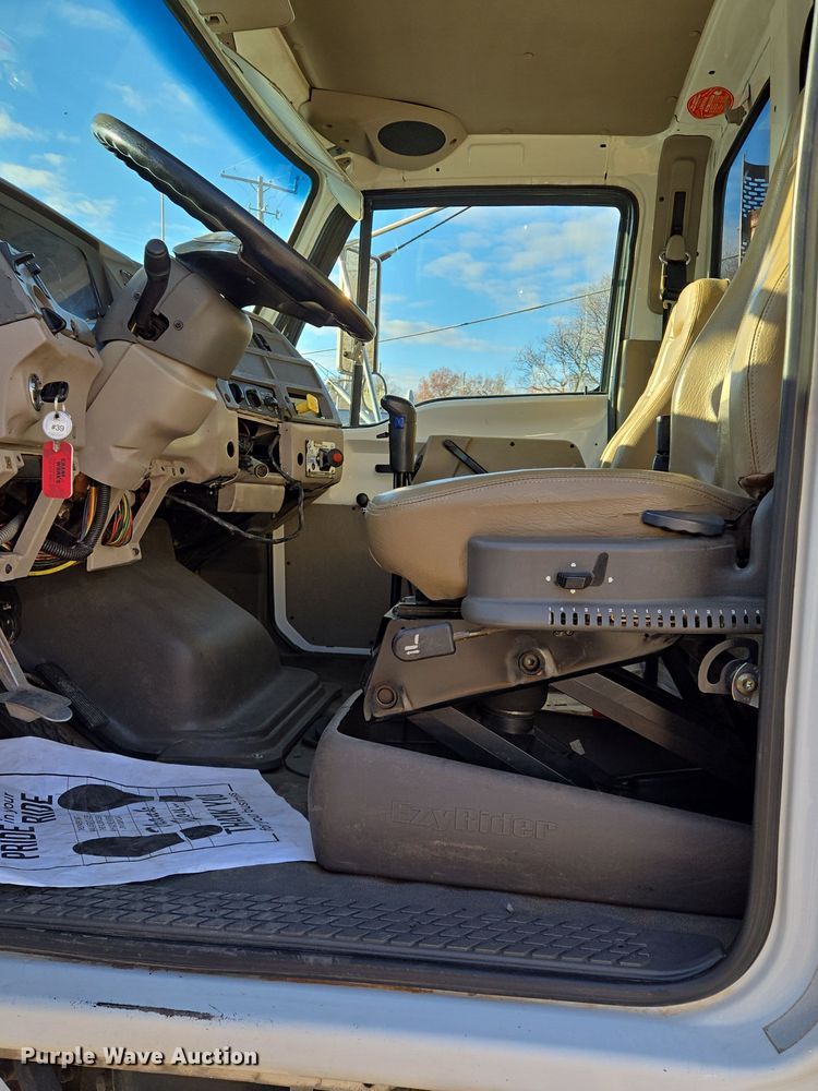 image for item EQ3832 2003 Sterling  L7500 crane truck