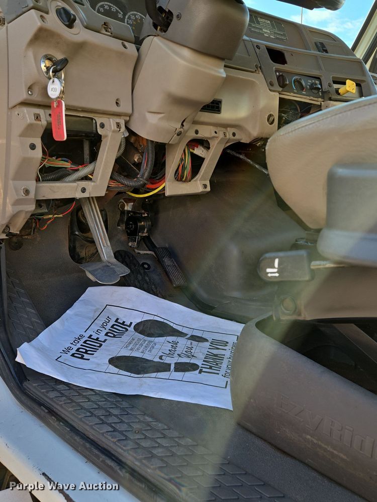 image for item EQ3832 2003 Sterling  L7500 crane truck