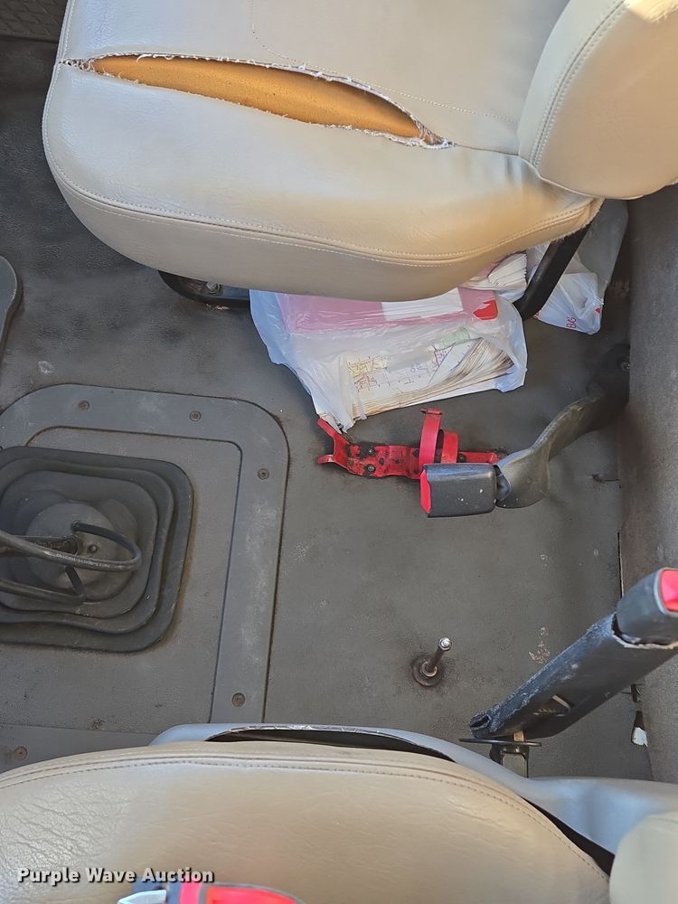 image for item EQ3832 2003 Sterling  L7500 crane truck