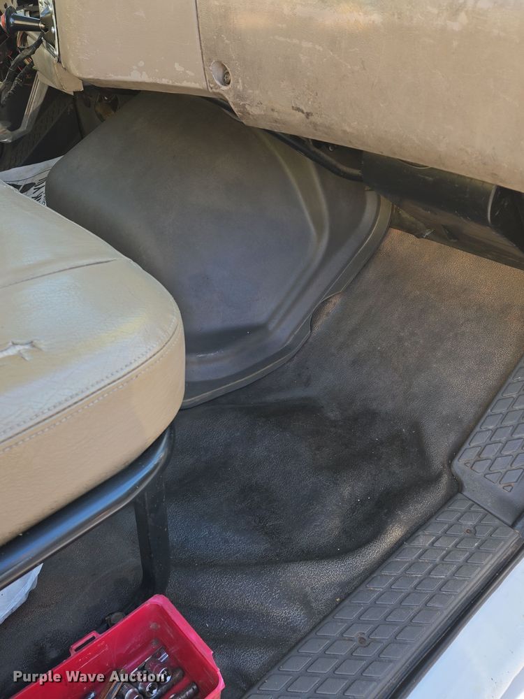 image for item EQ3832 2003 Sterling  L7500 crane truck