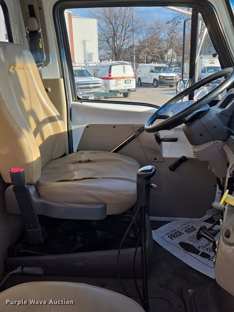 image for item EQ3832 2003 Sterling  L7500 crane truck