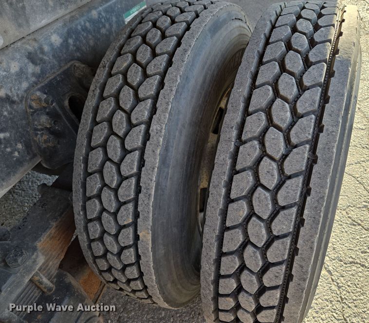 image for item EQ3832 2003 Sterling  L7500 crane truck