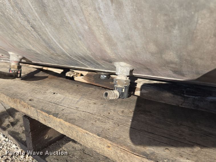 image for item EQ3910 Fuel tanks 