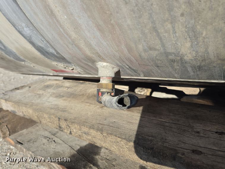 image for item EQ3910 Fuel tanks 