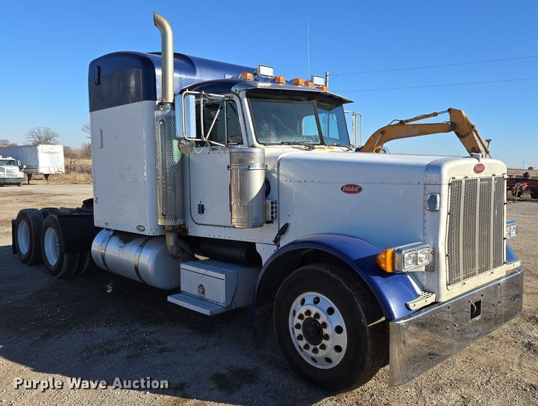 image for item EQ3911 2001 Peterbilt 379 semi truck