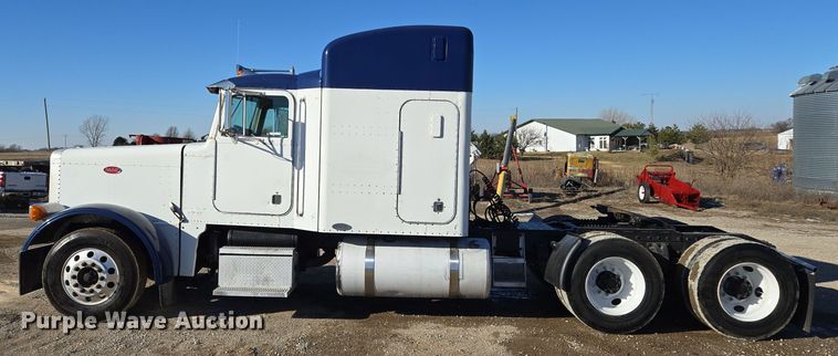 image for item EQ3911 2001 Peterbilt 379 semi truck