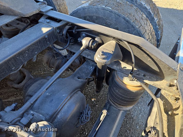 image for item EQ3911 2001 Peterbilt 379 semi truck