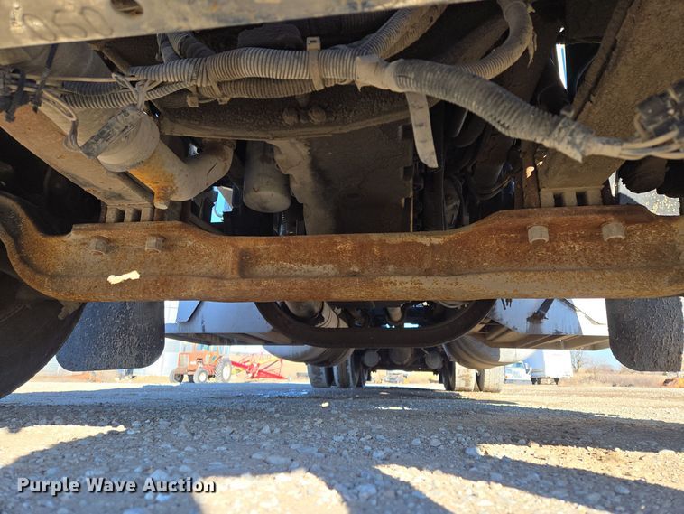 image for item EQ3911 2001 Peterbilt 379 semi truck